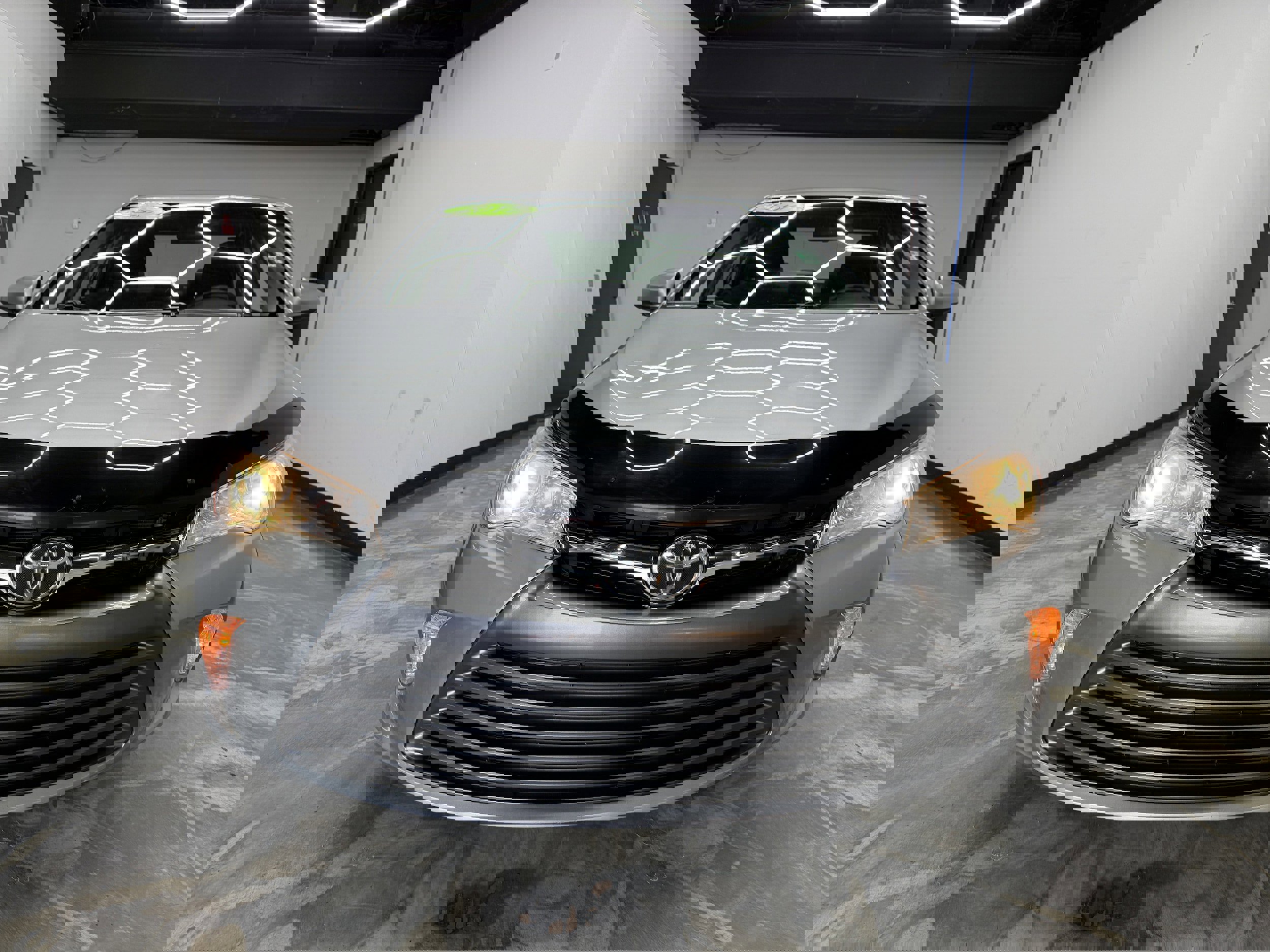 Used 2017 Toyota Camry LE image 7