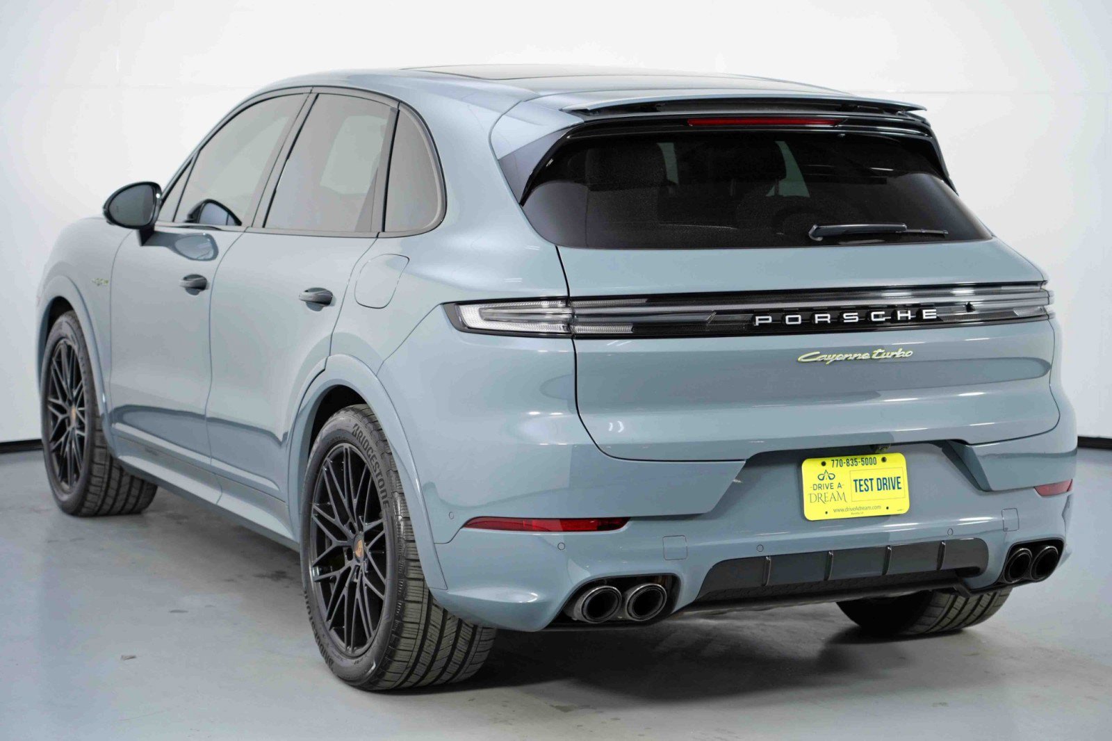 Used 2024 Porsche Cayenne Turbo AWD/4WD image 53