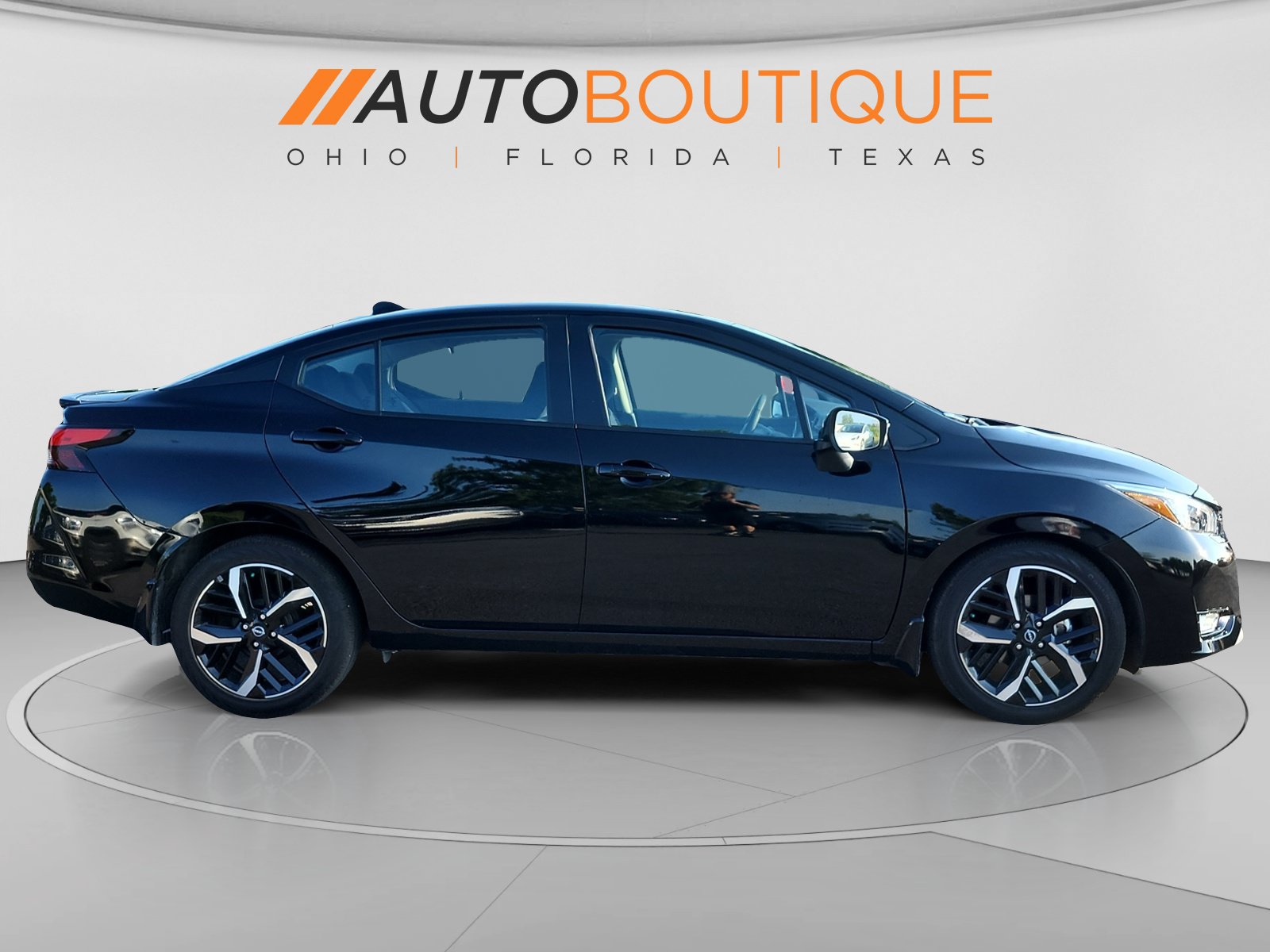 Used 2025 Nissan Versa SR w/ Trunk Package FWD image 6