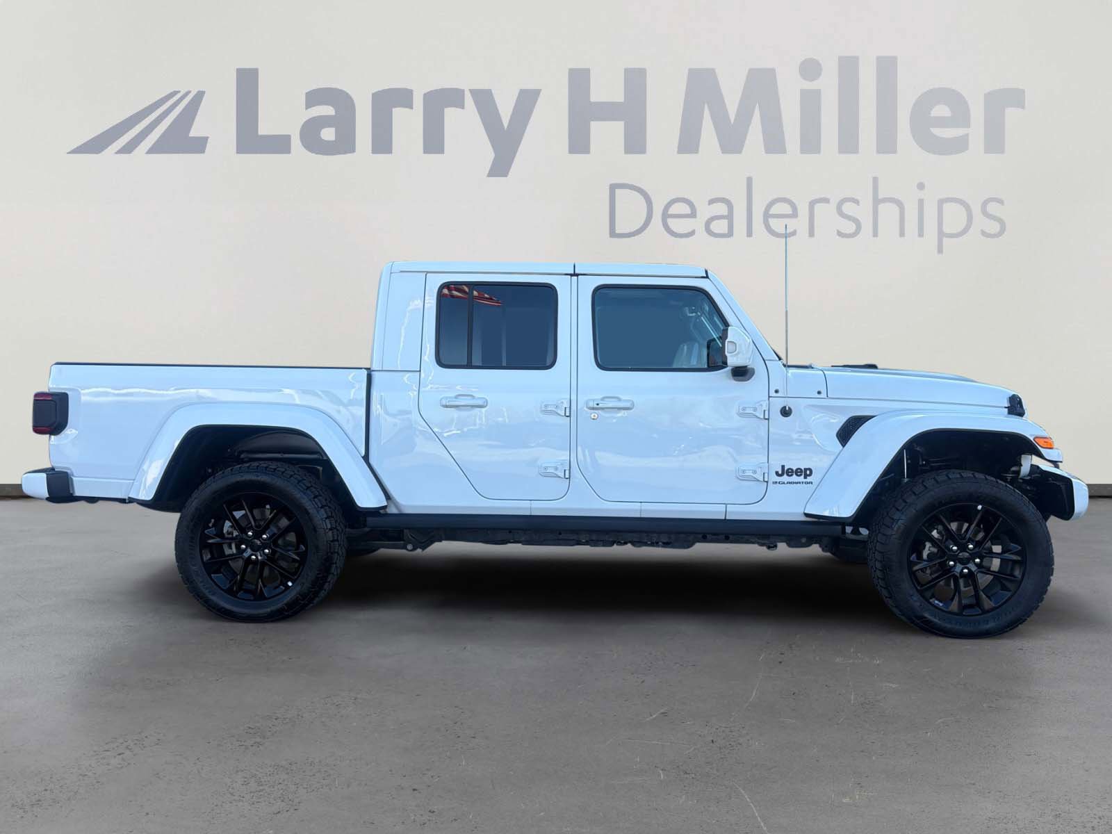 Used 2023 Jeep Gladiator Overland image 6