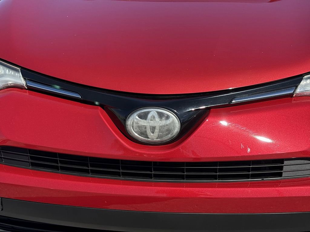 Used 2017 Toyota RAV4 LE image 30