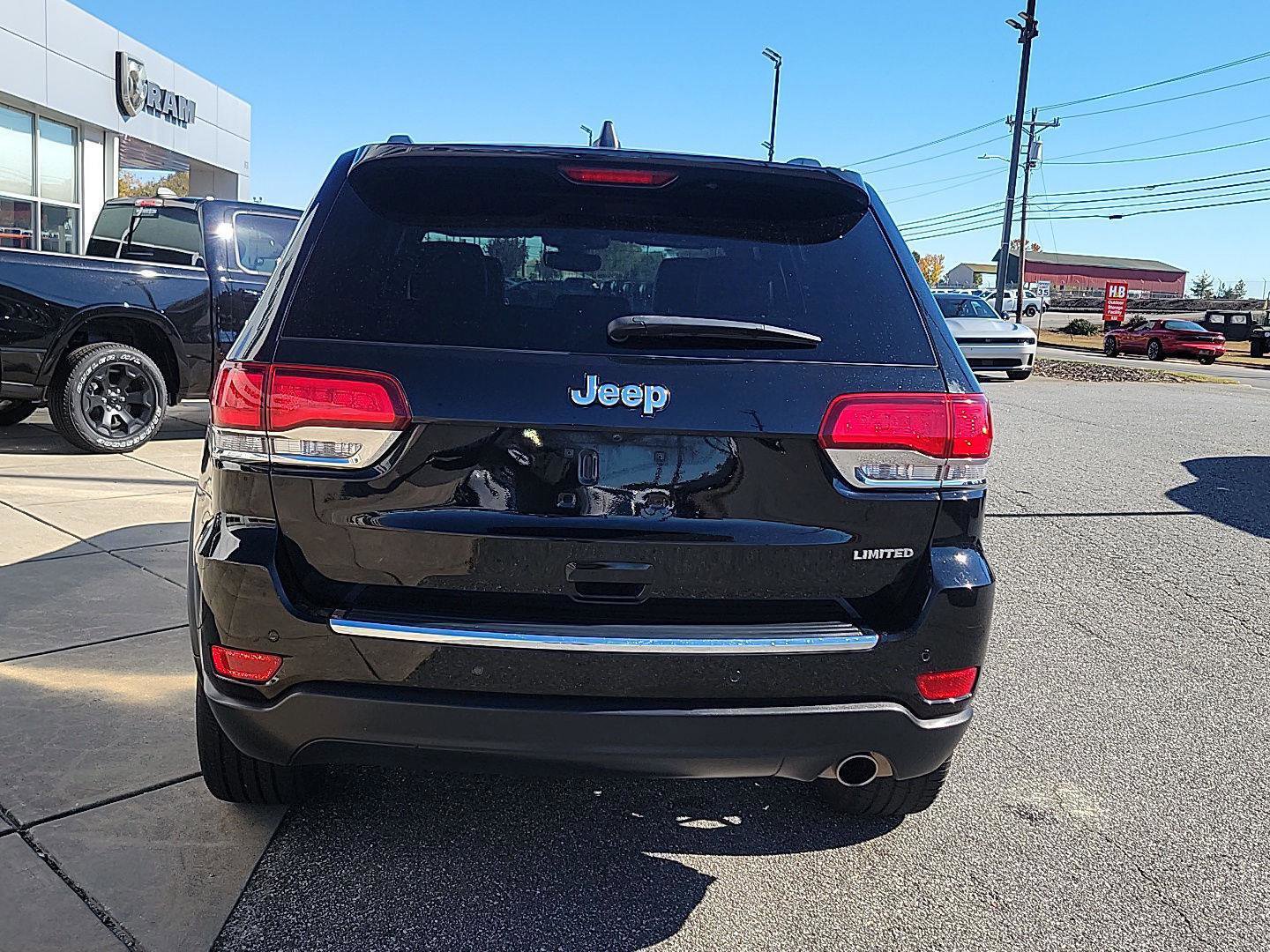 Used 2022 Jeep Grand Cherokee Limited w/ Tech Group RWD image 6