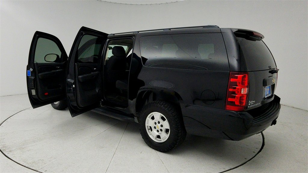 Used 2009 Chevrolet Suburban LS image 11