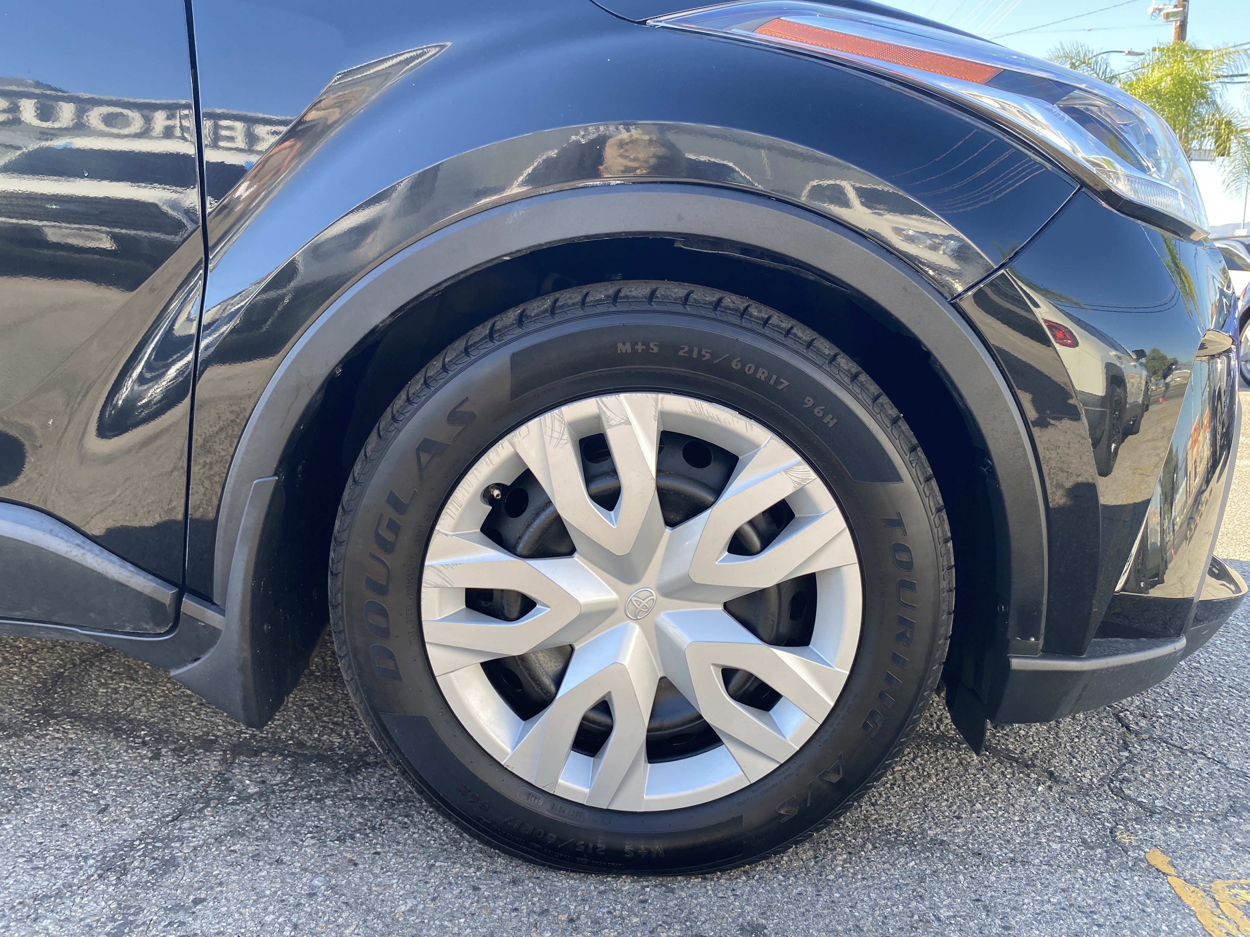 Used 2021 Toyota C-HR LE FWD image 25