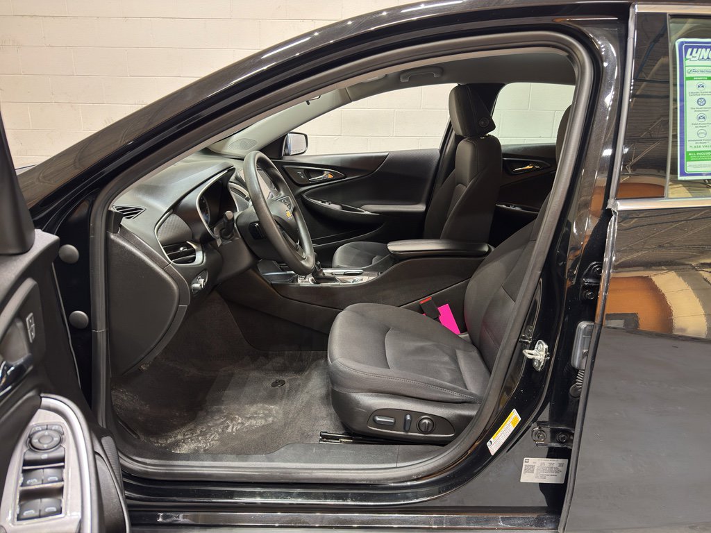 Used 2022 Chevrolet Malibu LT image 13