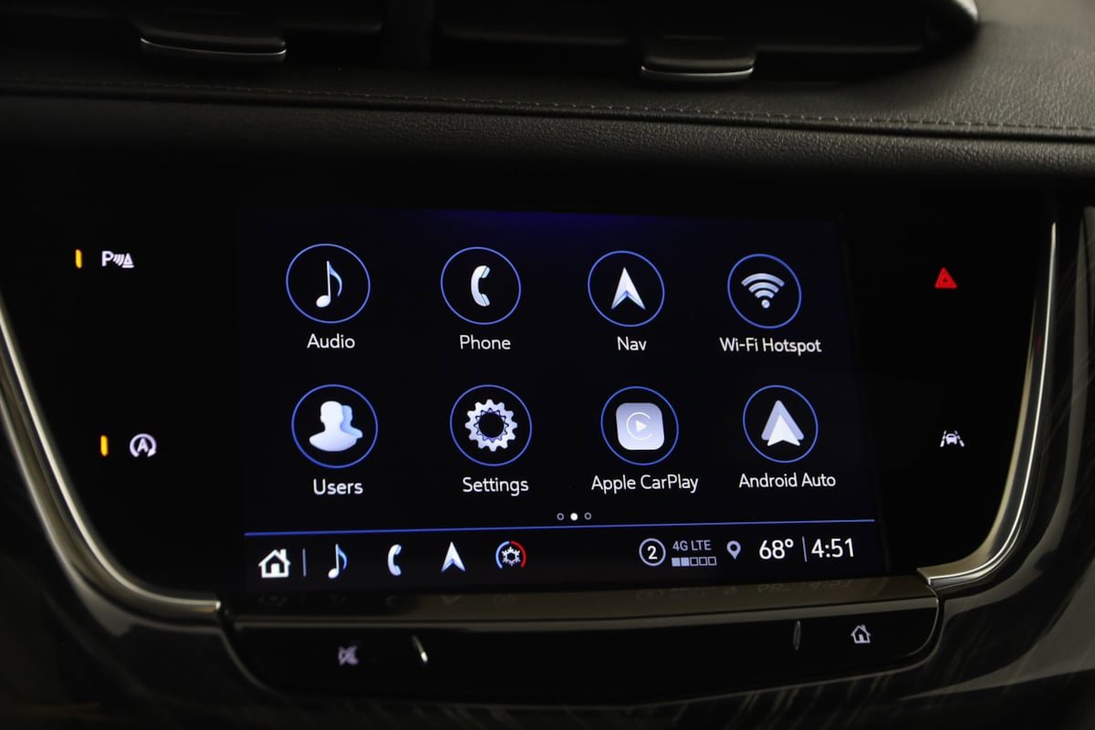 Used 2024 Cadillac XT6 Premium Luxury w/ LPO, Floor Liner Package AWD/4WD image 34