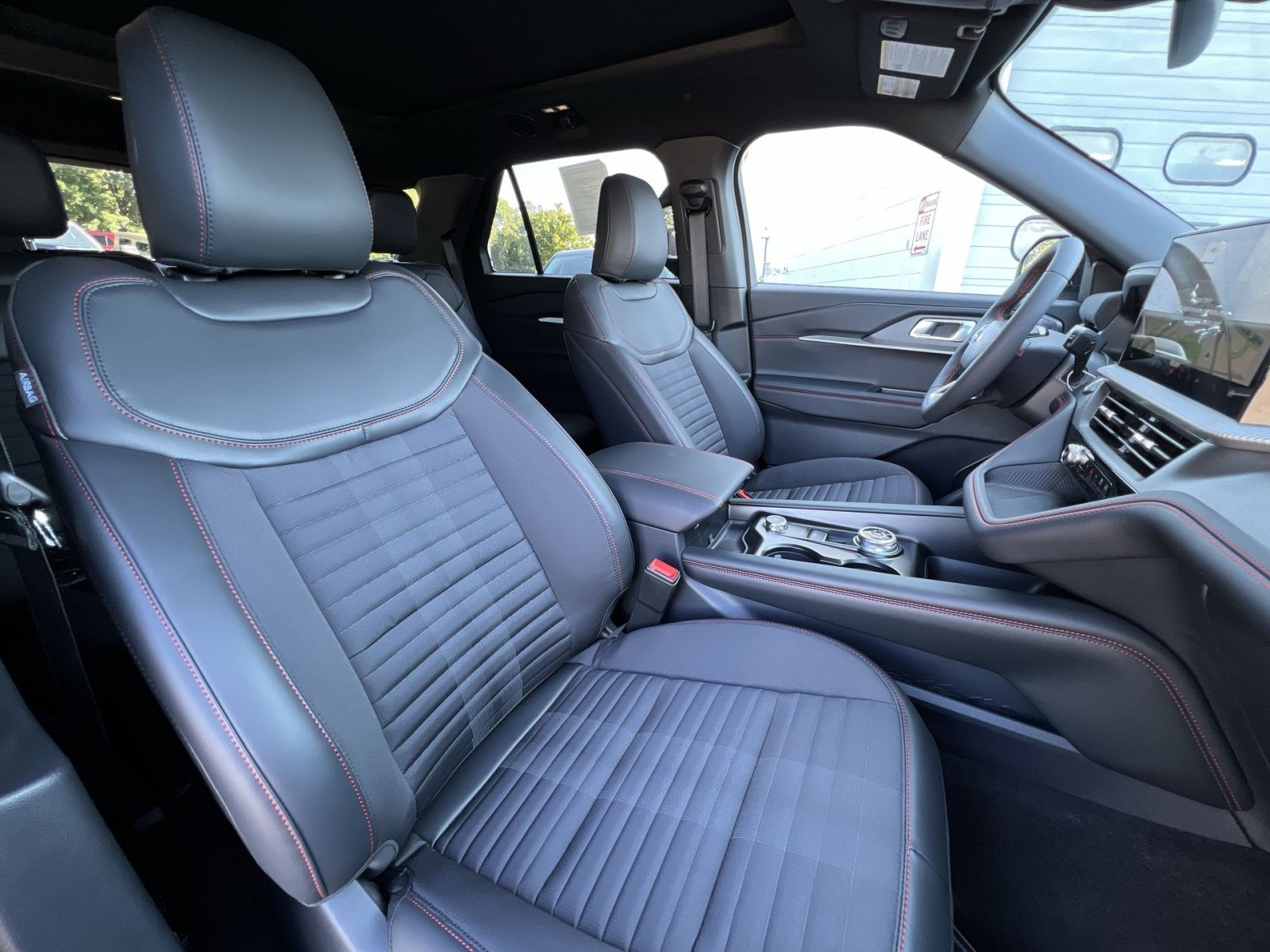 New 2026 Ford Explorer ST-Line w/ ST-Line Street Pack AWD/4WD image 28