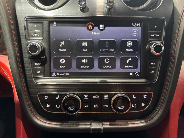 Used 2017 Bentley Bentayga image 75