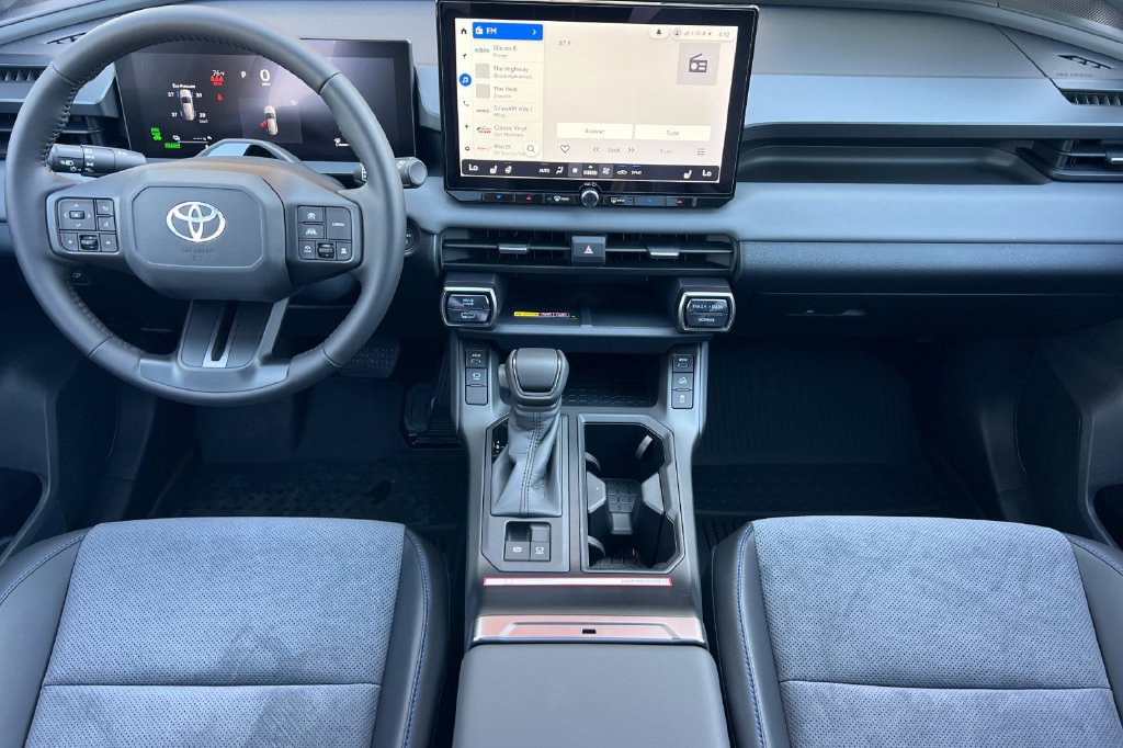 New 2026 Toyota RAV4 XSE w/ Panoramic Sun Roof Package AWD/4WD image 15