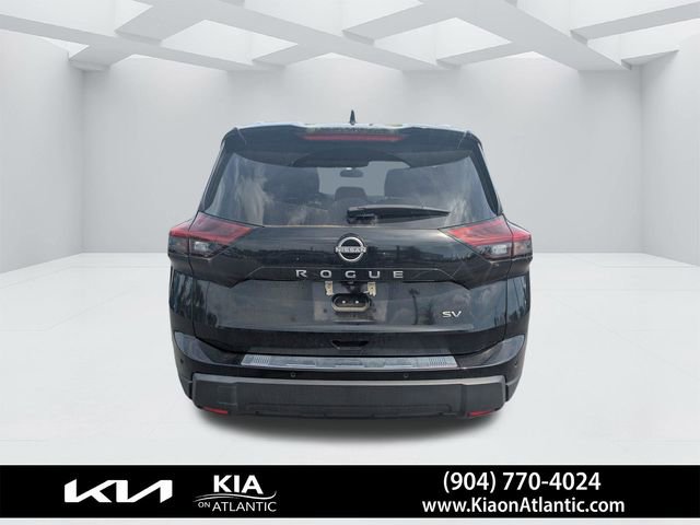 Used 2024 Nissan Rogue SV w/ SV Premium Package FWD image 4