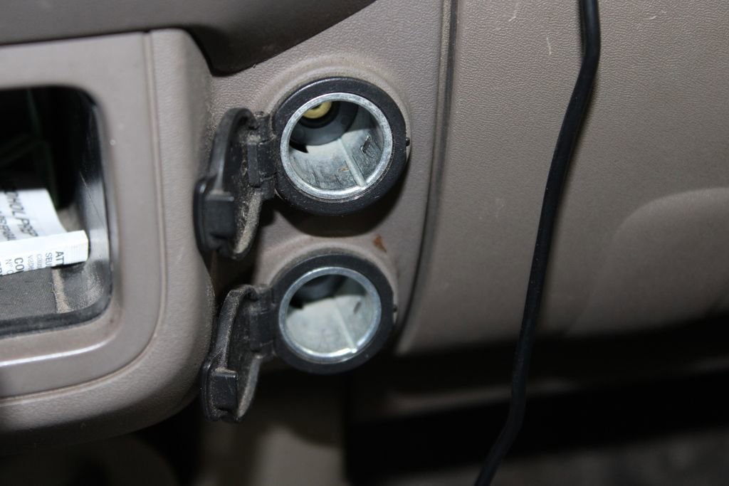 Used 2014 Nissan Frontier SV image 28