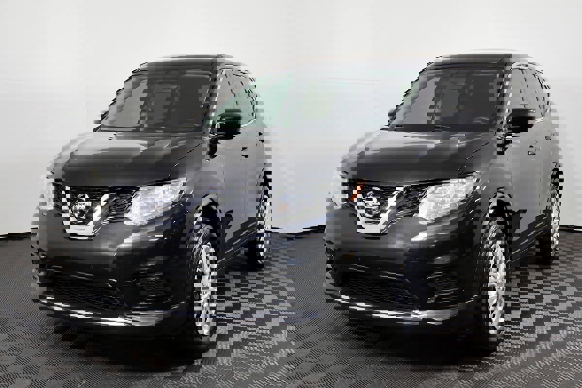 Used 2016 Nissan Rogue S image 3