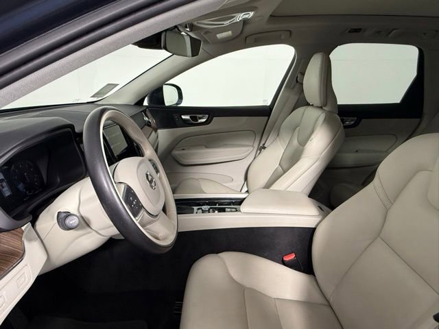 Used 2021 Volvo XC60 T5 Momentum w/ Climate Package image 22