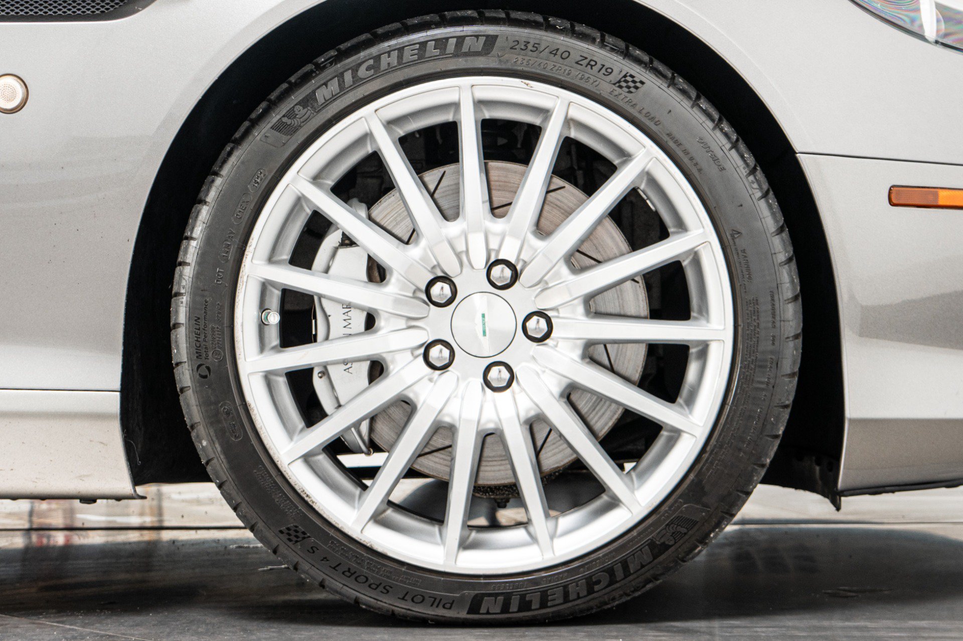 Used 2008 Aston Martin DB9 Volante RWD image 40