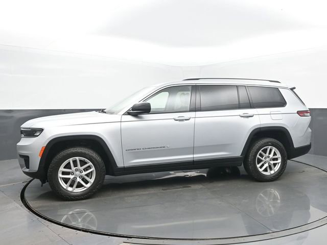 Used 2022 Jeep Grand Cherokee L Laredo w/ Luxury Tech Group I AWD/4WD image 2