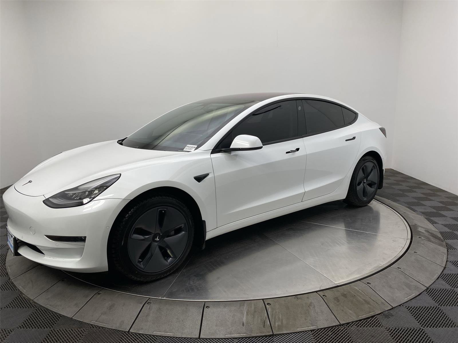 Used 2017 Tesla Model 3 Standard Range image 1
