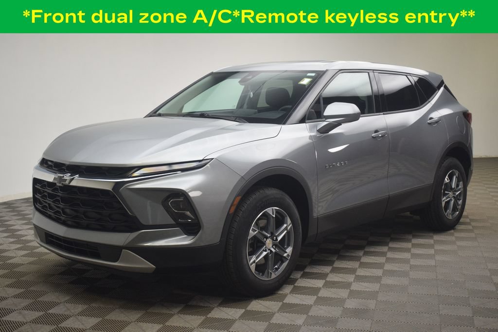 Used 2024 Chevrolet Blazer LT w/ Driver Confidence Package FWD image 3