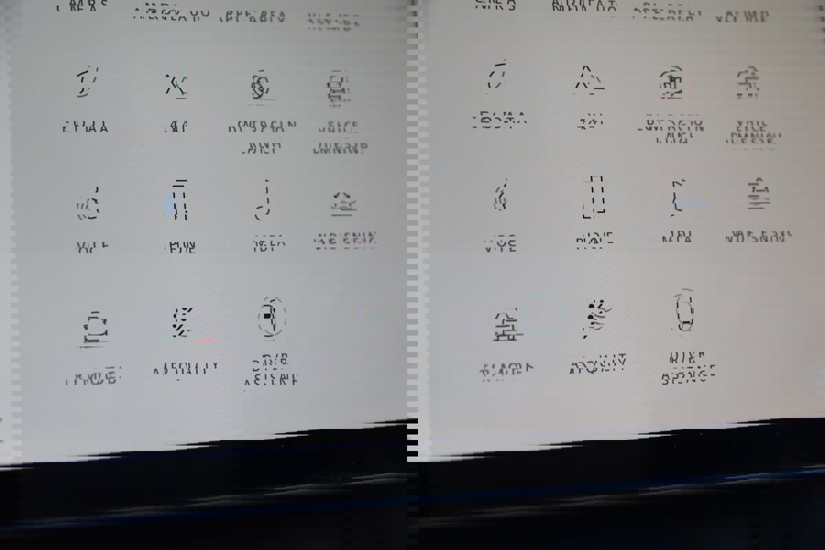 Used 2024 Land Rover Discovery Sport S image 39