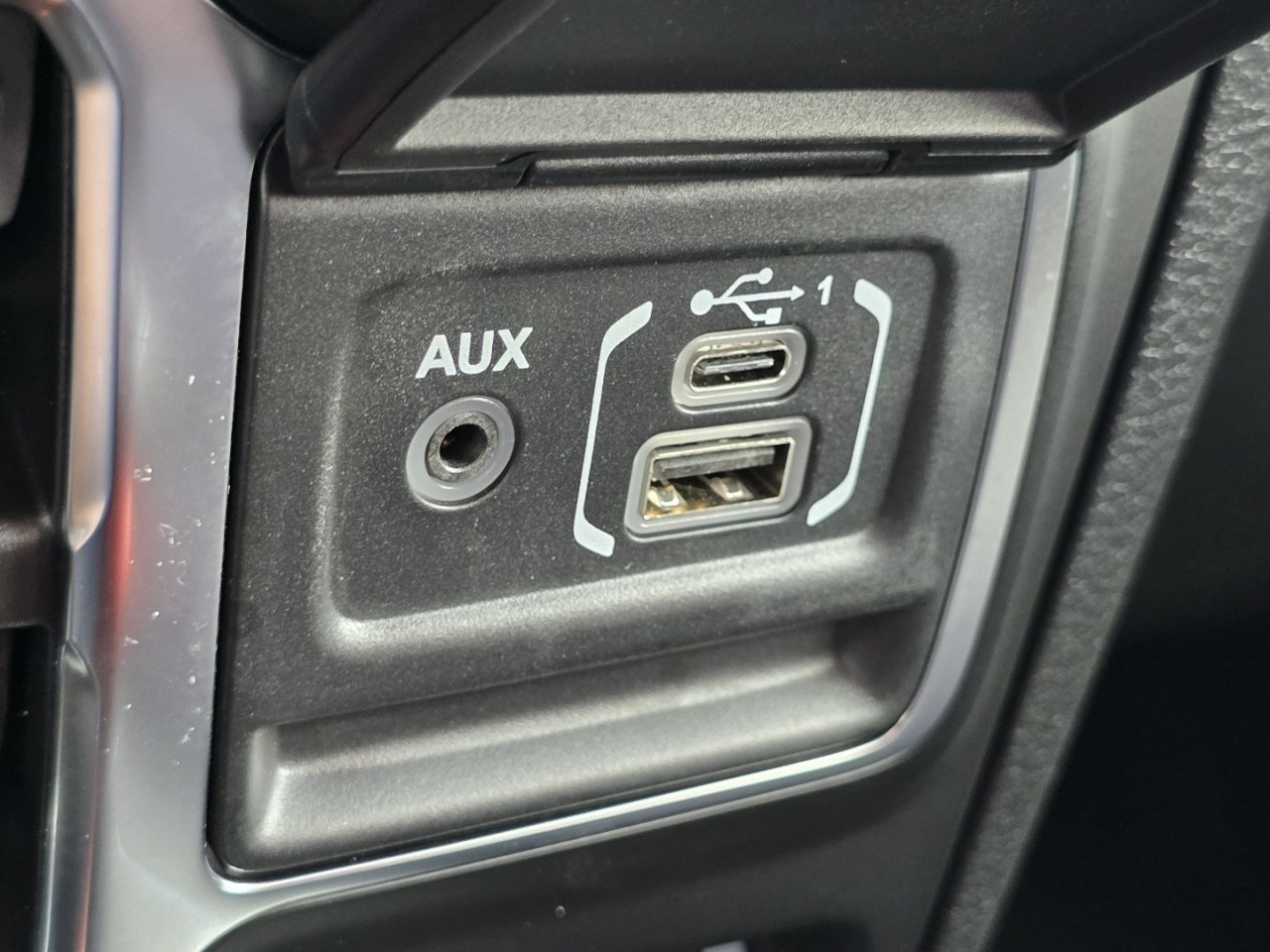 Used 2025 Jeep Wrangler Unlimited Rubicon AWD/4WD image 35
