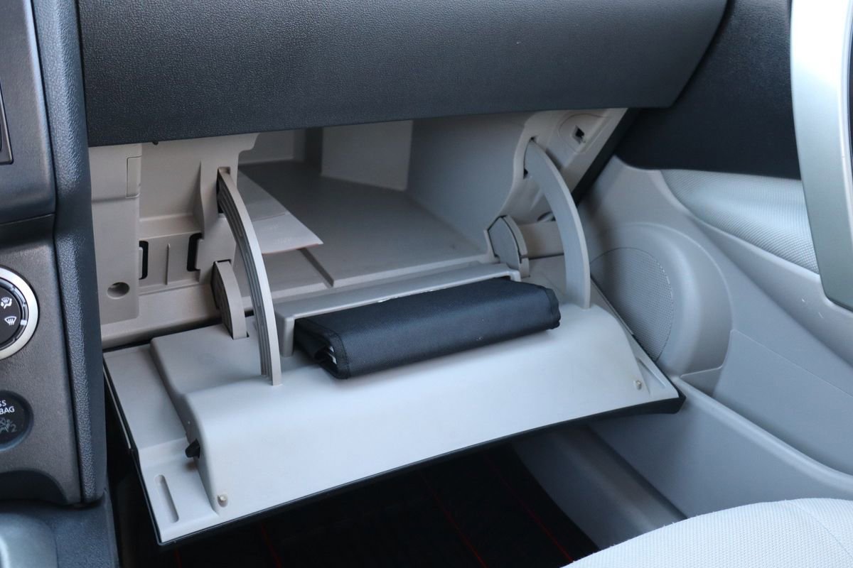 Used 2014 Nissan Rogue S image 35