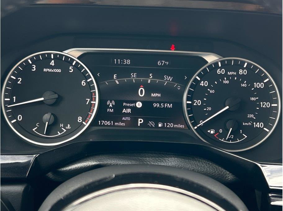 Used 2024 Nissan Pathfinder SL image 16