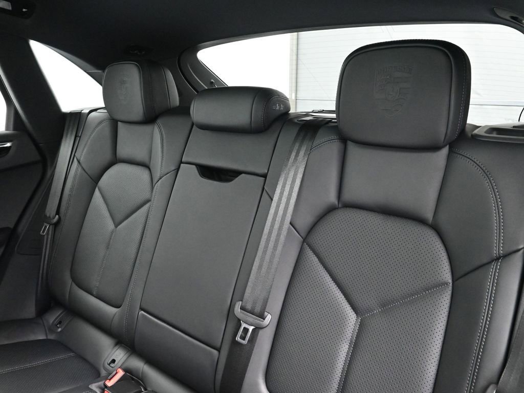 New 2025 Porsche Macan image 6
