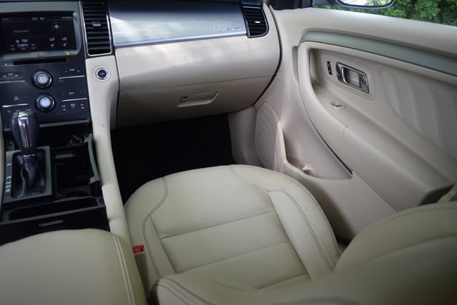 Used 2013 Ford Taurus SEL FWD image 13