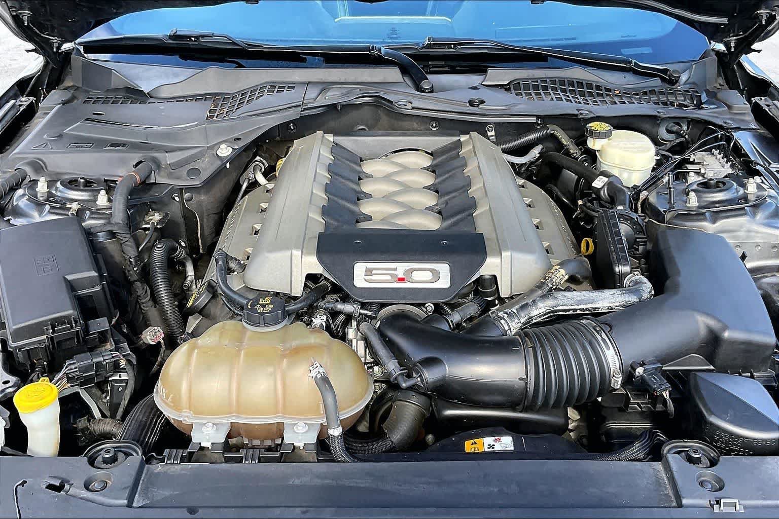 Used 2015 Ford Mustang GT Premium w/ Equipment Group 401A RWD image 9