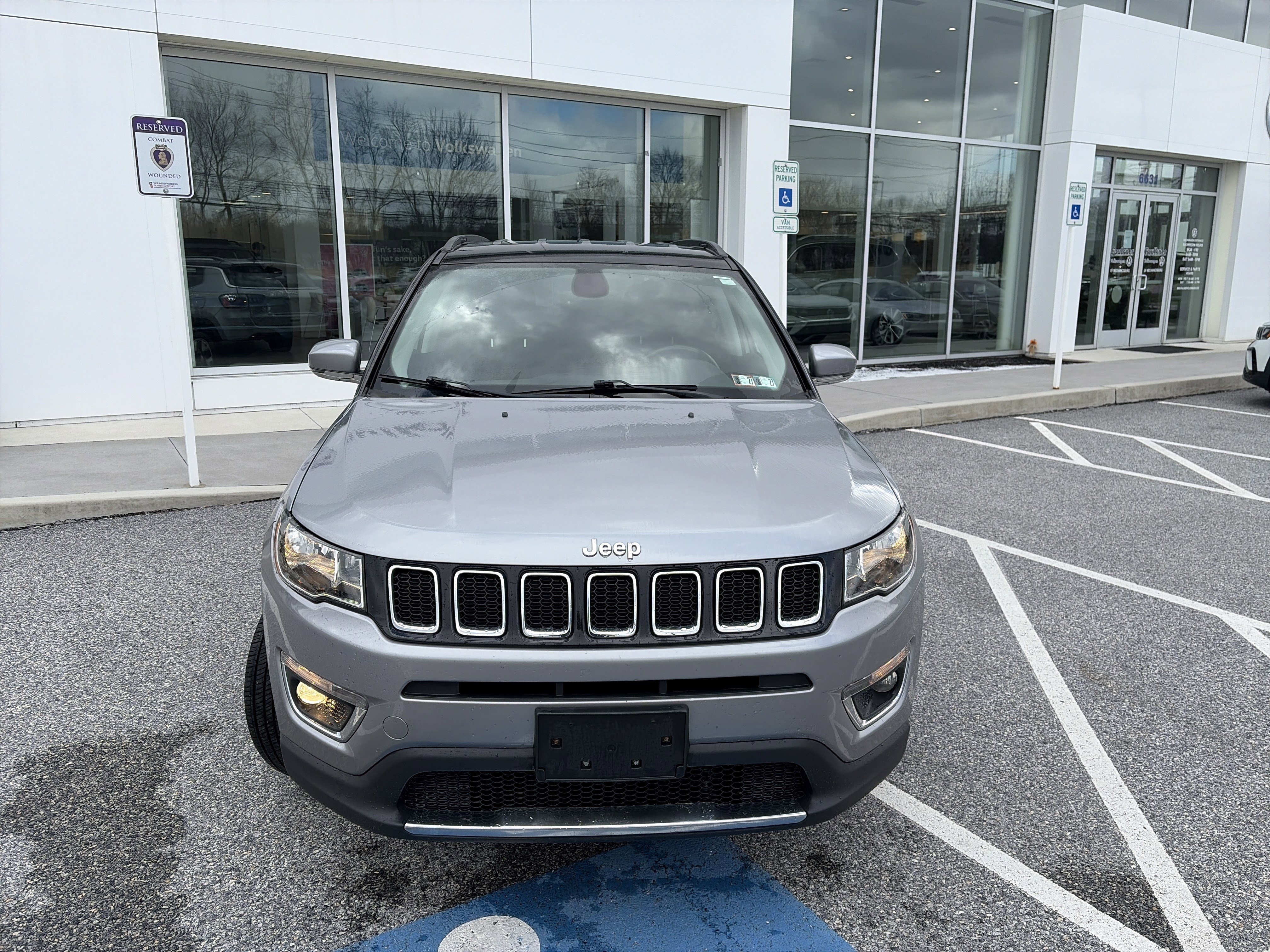 Used 2018 Jeep Compass Limited w/ Navigation Group image 2