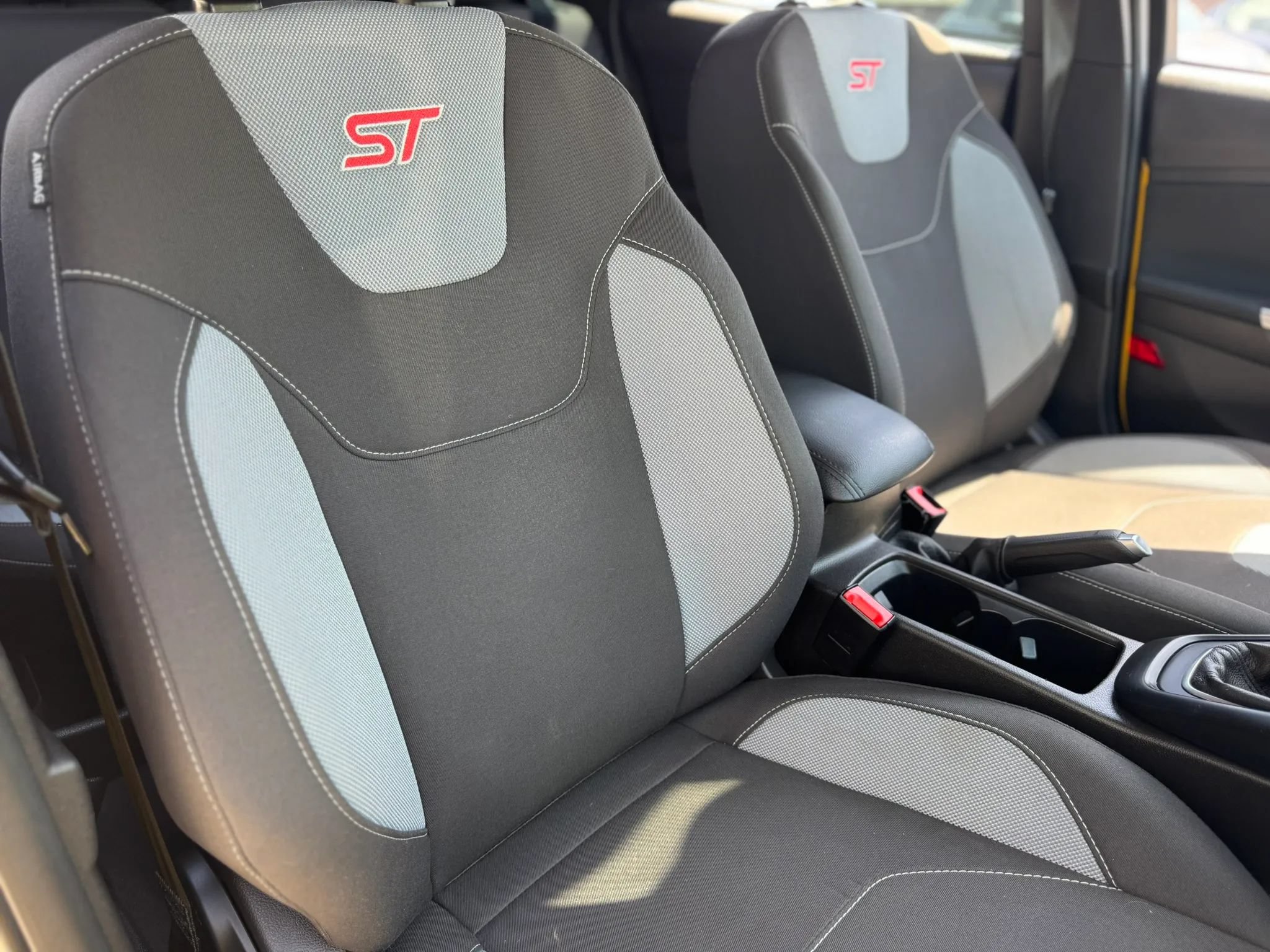 Used 2017 Ford Focus ST FWD image 38
