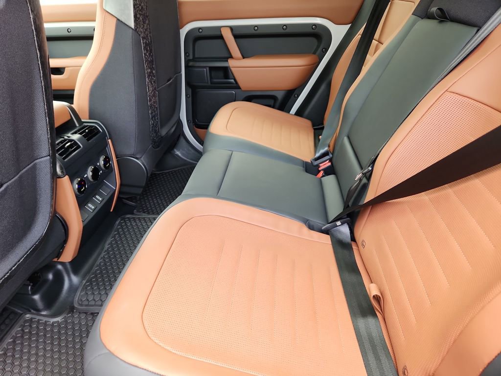 New 2026 Land Rover Defender 110 OCTA AWD/4WD image 5