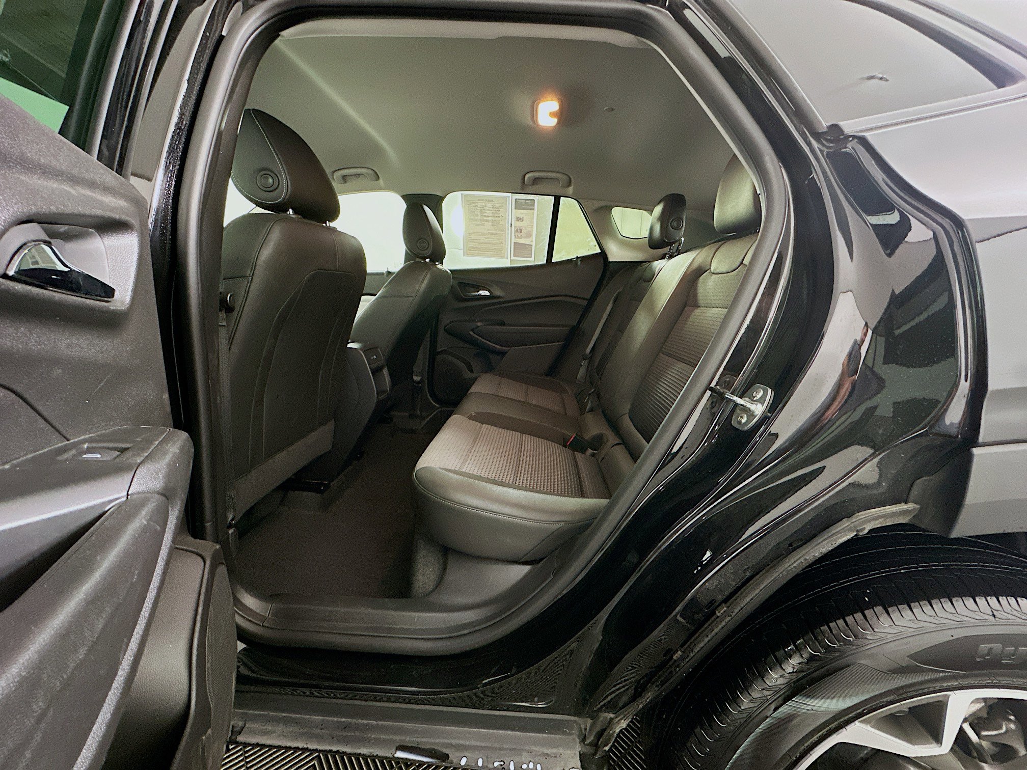 Used 2025 Chevrolet Trax LT image 26