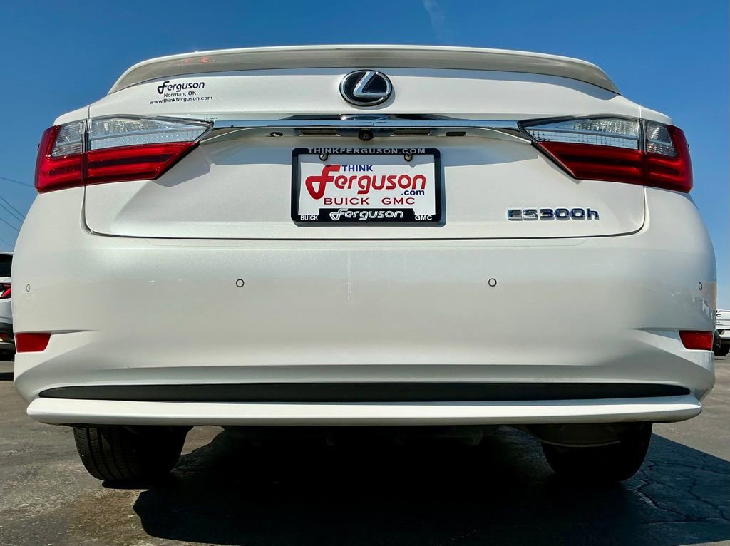 Used 2016 Lexus ES 300h w/ Premium Package w/Wood Trim image 18