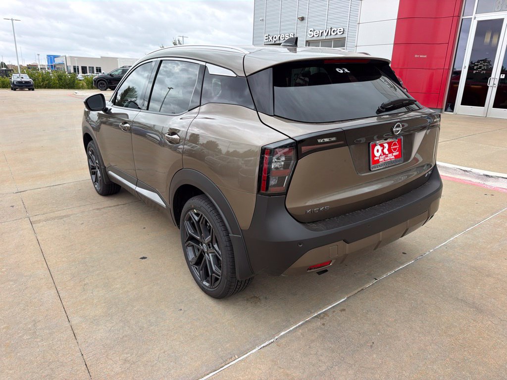 New 2027 Nissan Kicks SR AWD/4WD image 3
