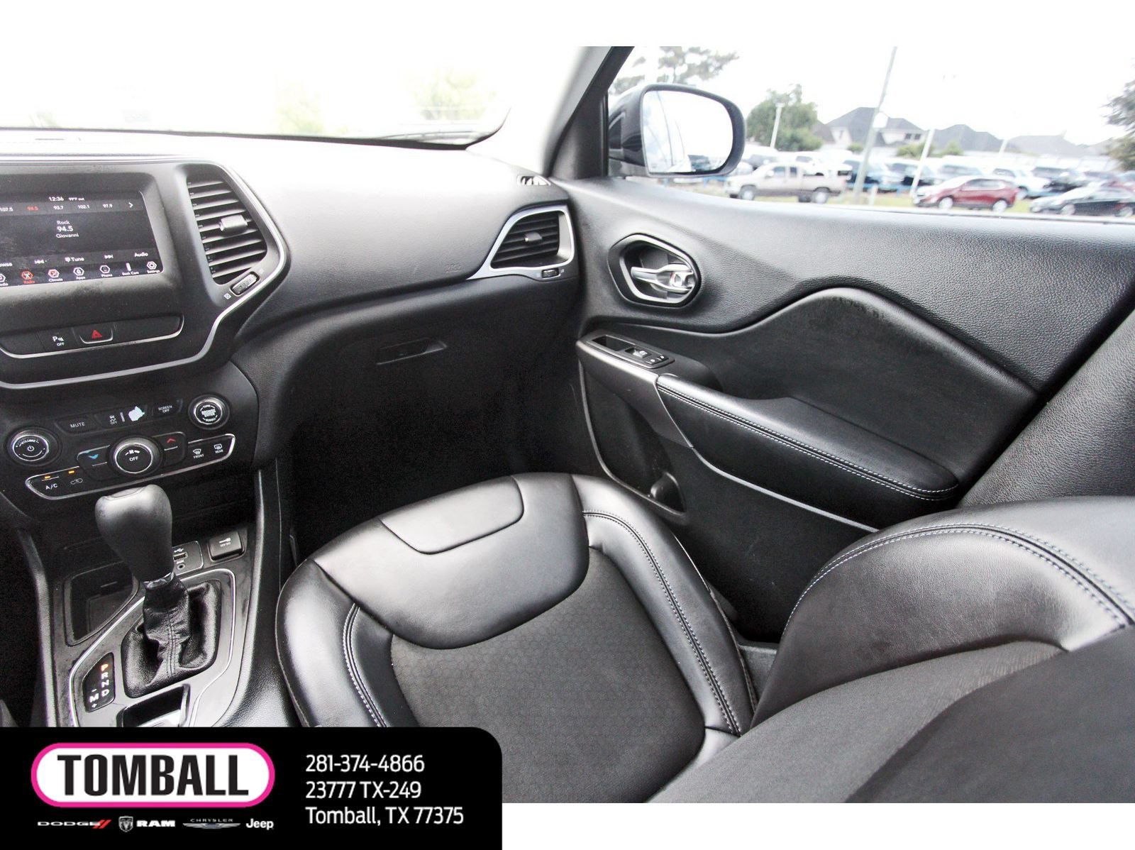 Used 2019 Jeep Cherokee Latitude Plus FWD image 11