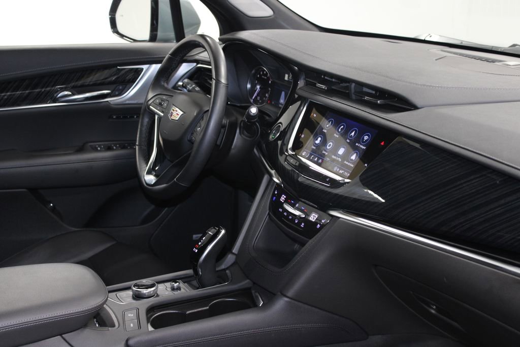 Used 2025 Cadillac XT6 Premium Luxury image 33