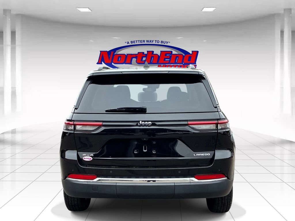 Used 2022 Jeep Grand Cherokee Laredo w/ Luxury Tech Group I AWD/4WD image 6