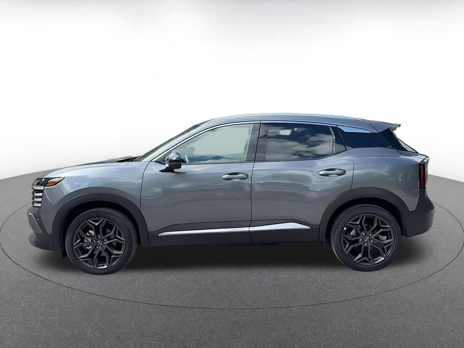 Used 2026 Nissan Kicks SR AWD/4WD image 8