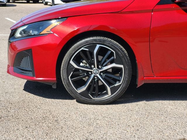 Certified 2024 Nissan Altima 2.5 SR w/ SR Premium Package AWD/4WD image 6