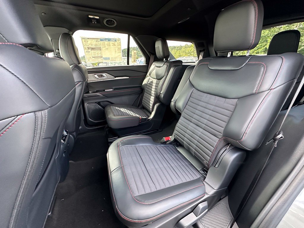 New 2027 Ford Explorer ST-Line AWD/4WD image 19