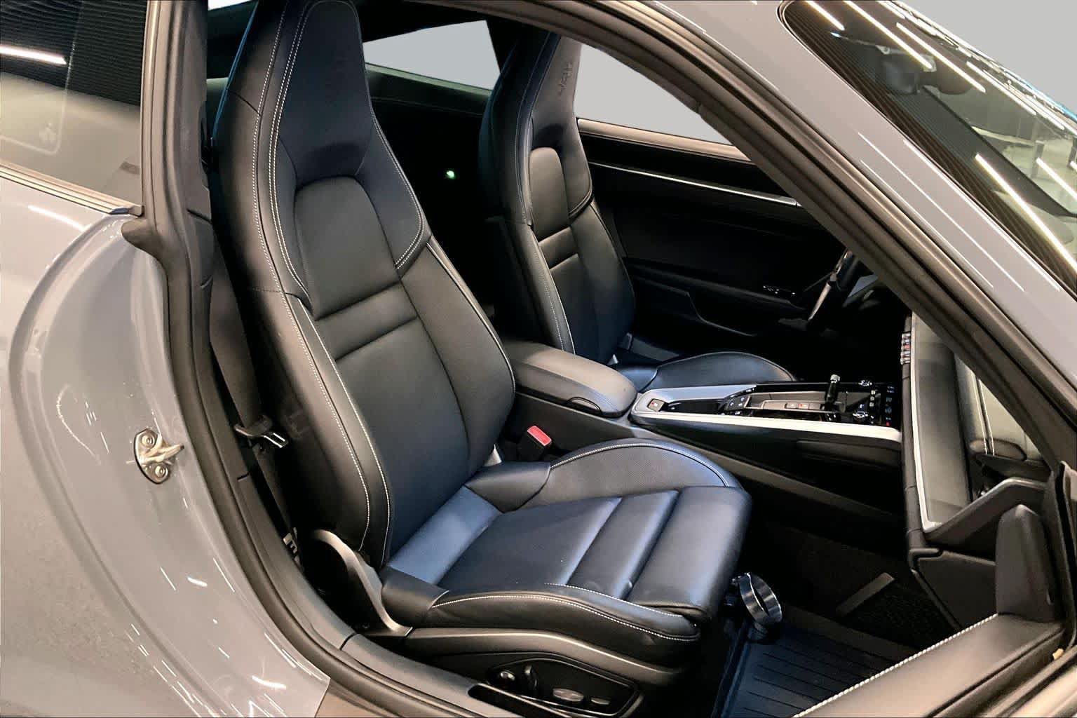 Used 2023 Porsche 911 Carrera RWD image 9