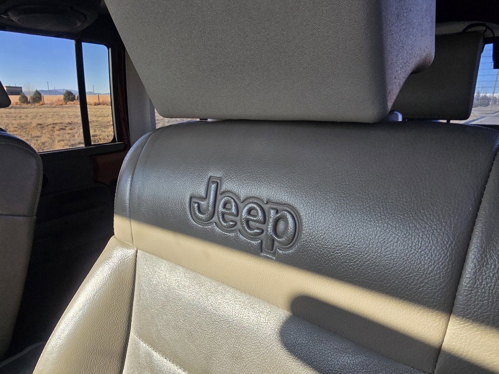 Used 2010 Jeep Wrangler Unlimited Sahara w/ Mopar Chrome Edition Group image 26