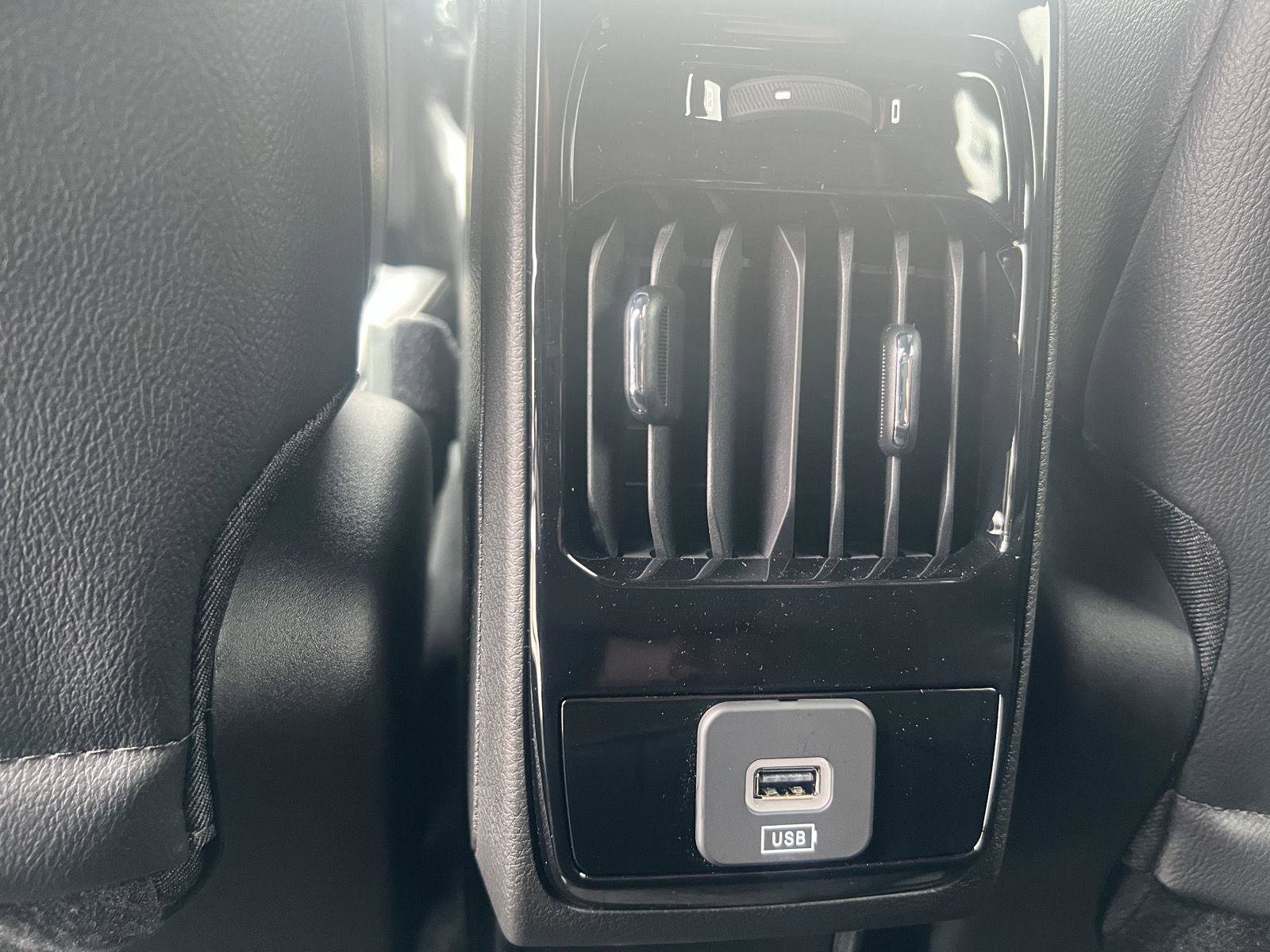 New 2026 Jeep Compass Latitude image 30