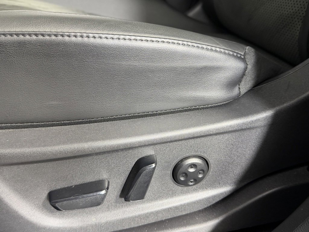 Used 2023 Nissan Ariya AWD image 23