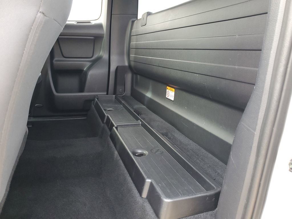 Used 2019 Toyota Tacoma SR image 8