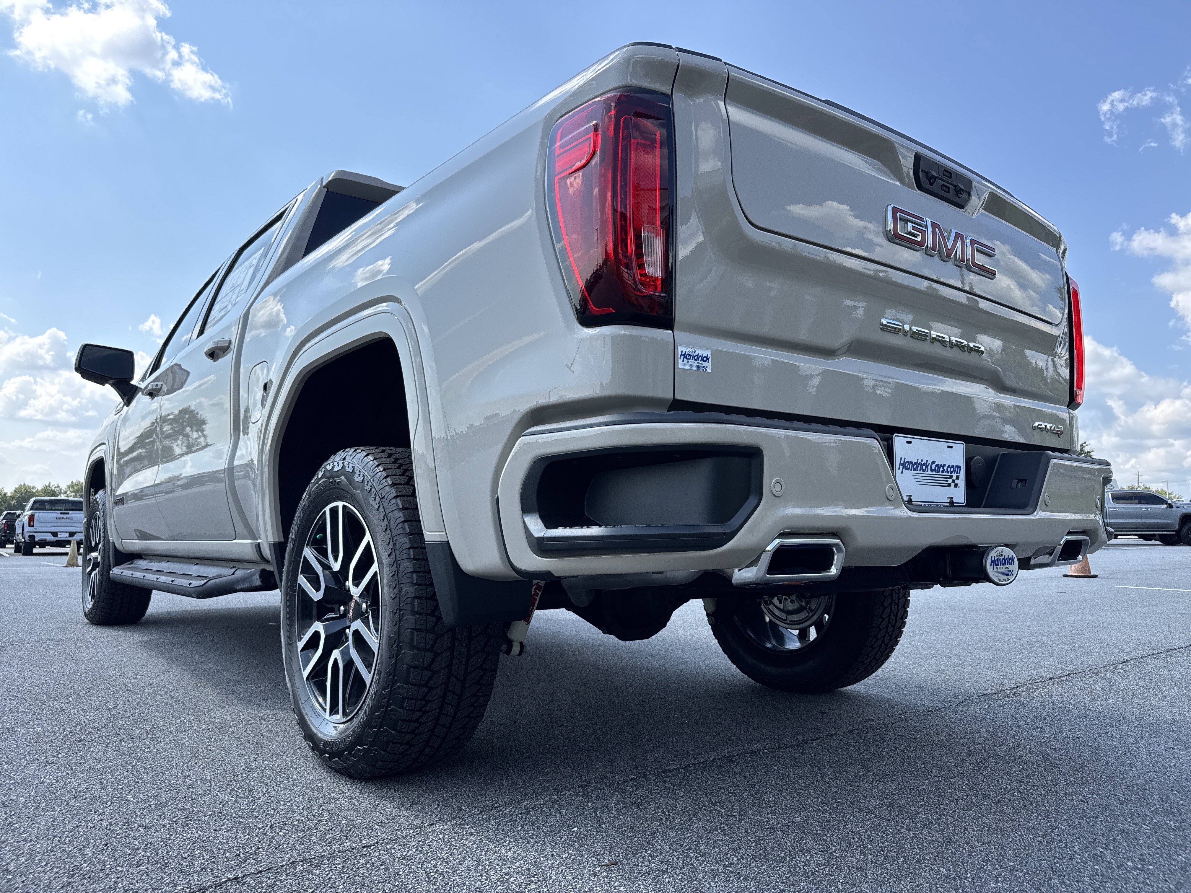 New 2026 GMC Sierra 1500 AT4 w/ AT4 Premium Package AWD/4WD image 8