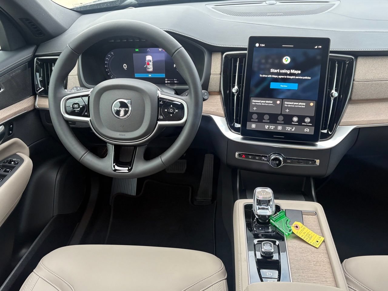 New 2026 Volvo XC90 T8 Plus w/ Protection Package Premier AWD/4WD image 12