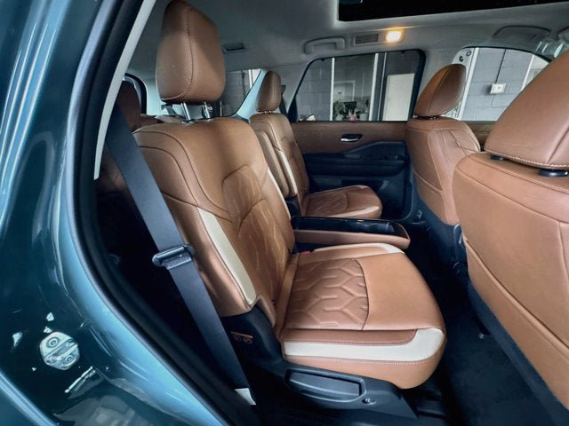 New 2026 Nissan Pathfinder Platinum AWD/4WD image 24