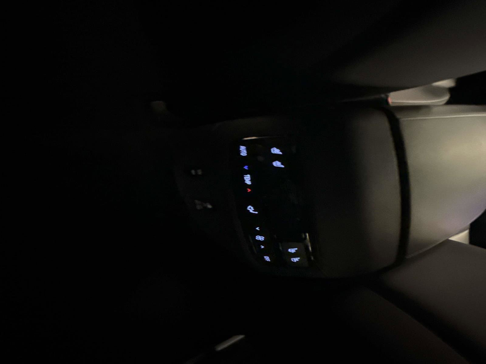 Used 2024 Hyundai Palisade Calligraphy image 17