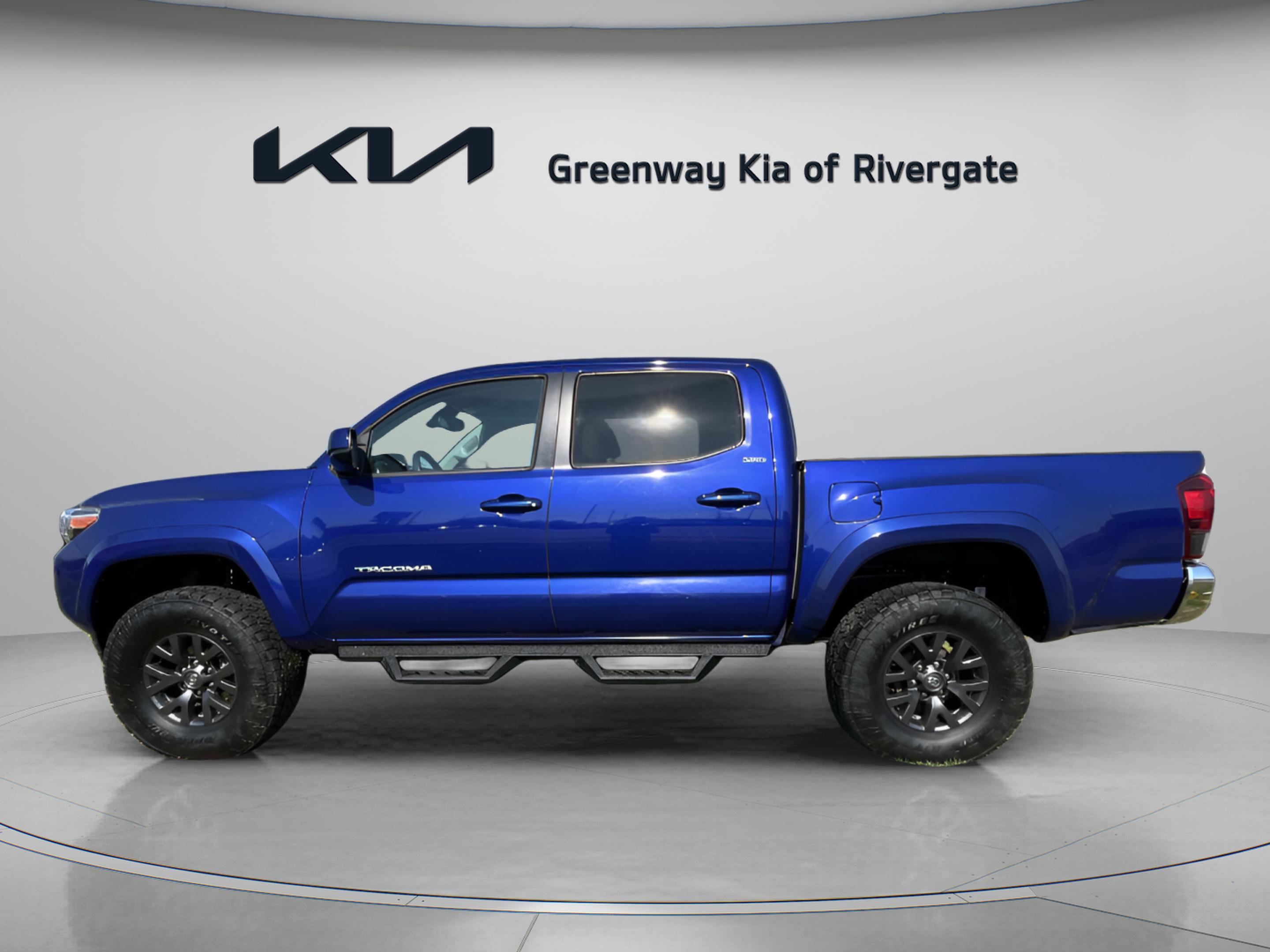 Used 2022 Toyota Tacoma SR5 AWD/4WD image 4